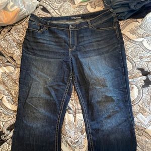 LIKE NEW Maurices Plus size Jeans Size 22 Short